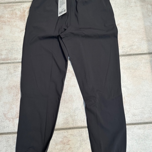 New Lululemon Stretch HR Jogger in grey sage - Picture 6 of 14